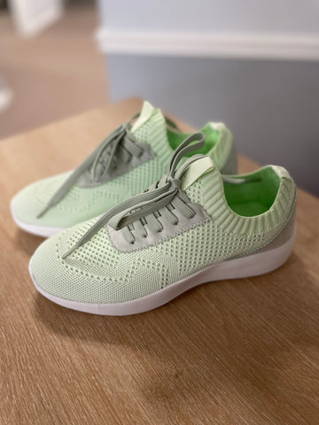 Mint Lightweight Sneaker - Very G